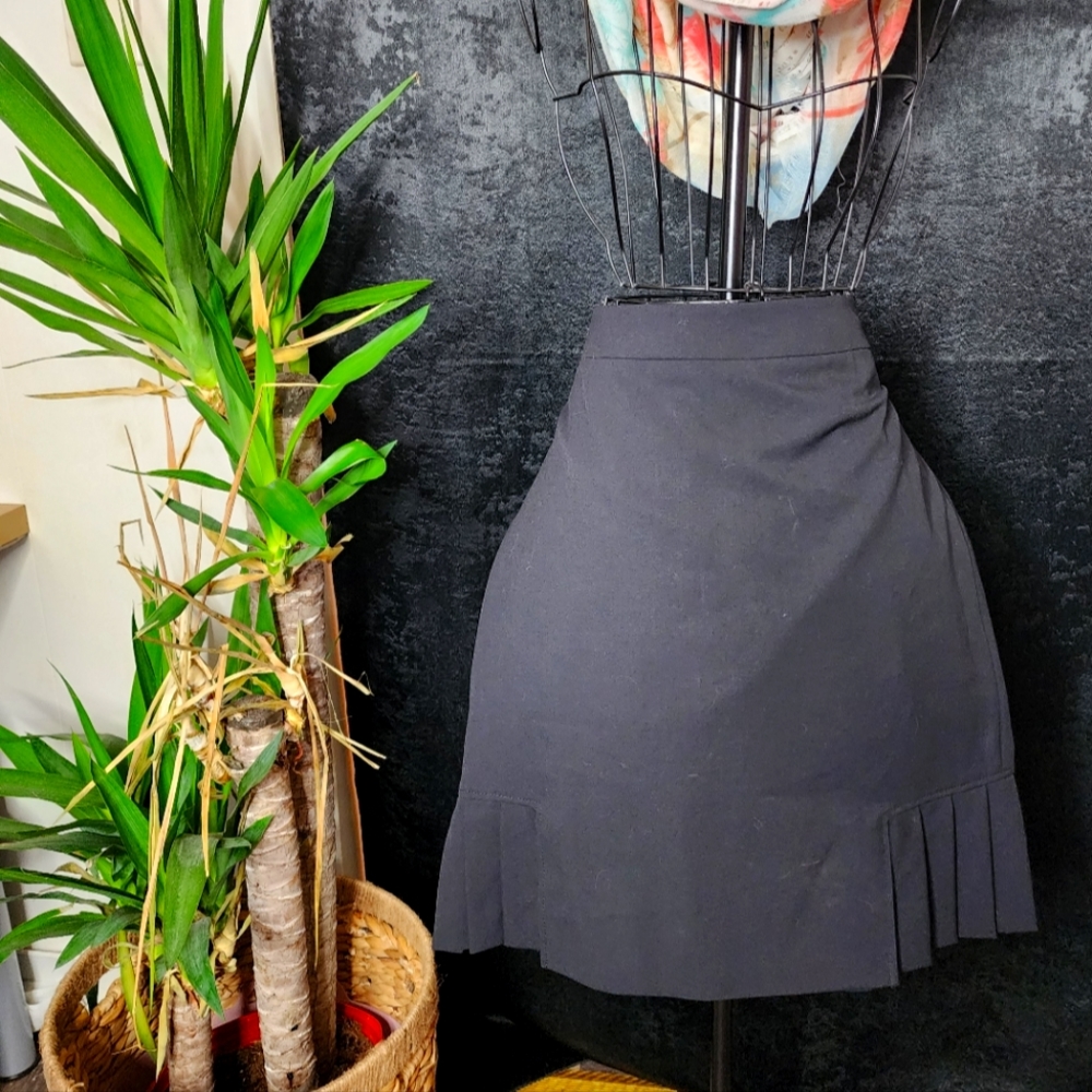 Black Tahari Skirt with Kick Pleats 6P